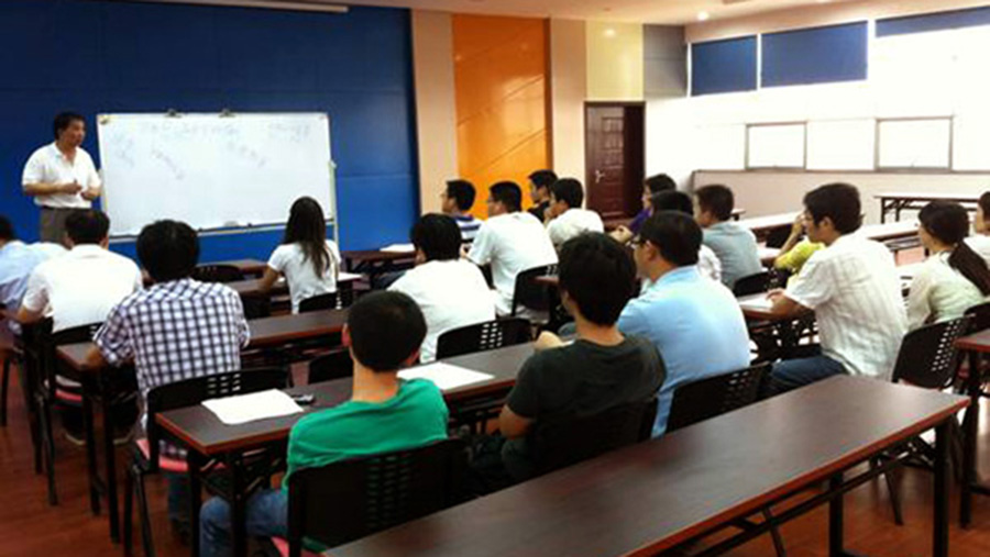 掌握消防知識技能，提高應(yīng)急排險能力——研發(fā)中心組織員工開展安全技能培訓(xùn)