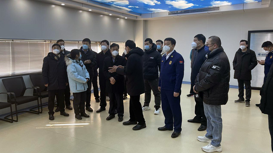 市委常委、常務(wù)副市長楊新忠一行來我公司檢查春節(jié)期間安全生產(chǎn)工作