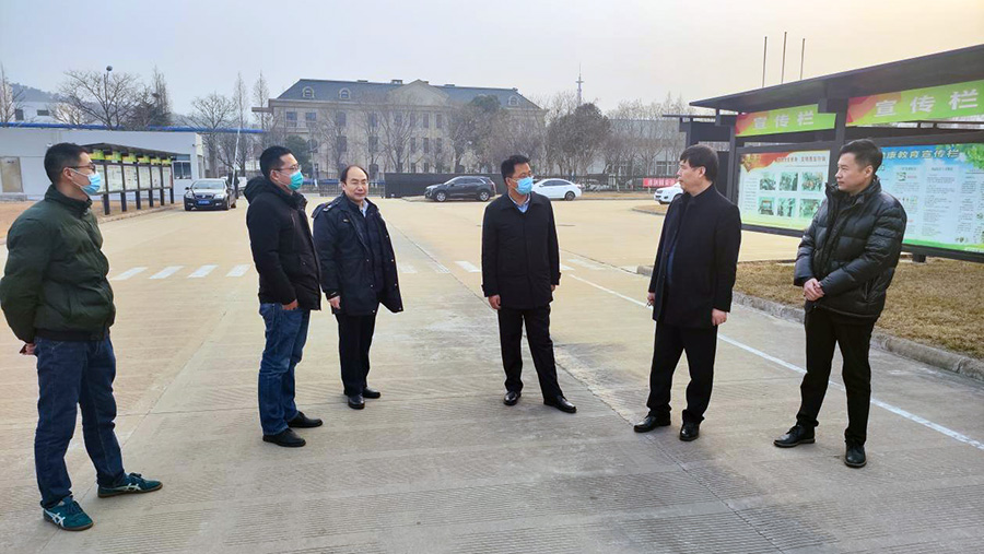 市生態(tài)環(huán)境局綜合行政執(zhí)法局局長潘運學帶隊調研德源大氣國控站點