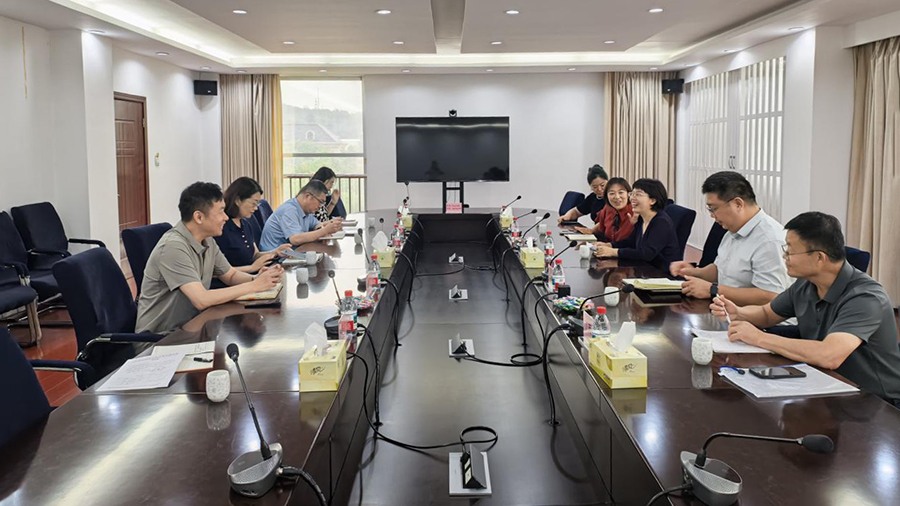 宿遷衛(wèi)校一行到訪公司 共同探索校企合作